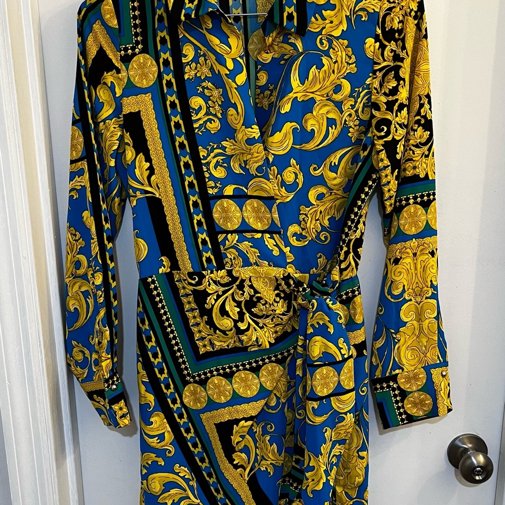 Intempo Faux-Wrap Shirt Dress with Gold and Blue Baroque Print Women’s Size S